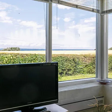 Three-bedroom Holiday In 3 * Bogense