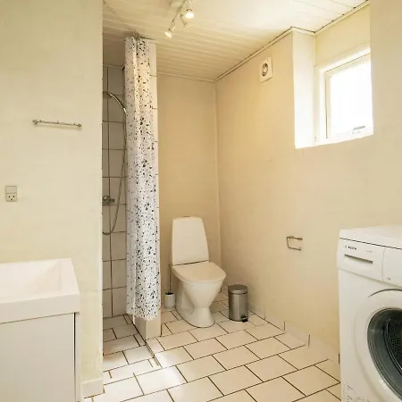 Three-bedroom Holiday In 3 Hébergement de vacances Bogense