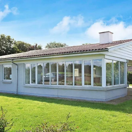 Three-bedroom Holiday In 3
