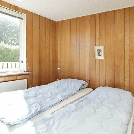 Hébergement de vacances Three-bedroom Holiday In 3 *