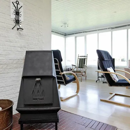 Hébergement de vacances Three-bedroom Holiday In 3