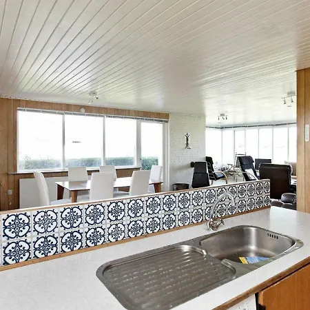 Three-bedroom Holiday In 3 Hébergement de vacances Bogense