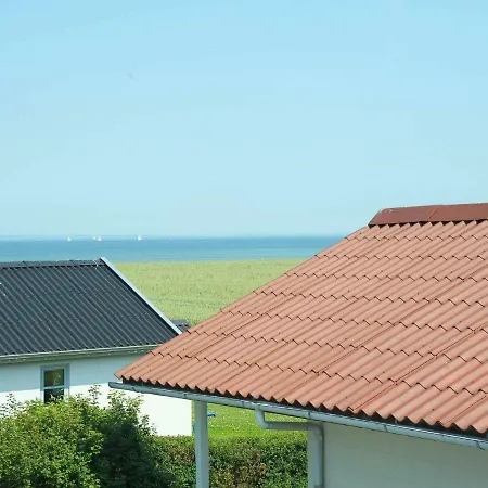 Three-bedroom Holiday In 3 * Bogense